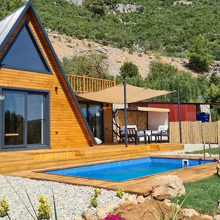 Ugni Blanc Uzum Baglari Ve Zeytinlikler Icinde Mini Bir Cennet Ve Tiny House Konseptli Havuzlu Ucgen Ev - крошечный дом - скрытый рай Vakantiehuis *
