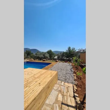 Ugni Blanc Uzum Baglari Ve Zeytinlikler Icinde Mini Bir Cennet Ve Tiny House Konseptli Havuzlu Ucgen Ev - крошечный дом - скрытый рай Vakantiehuis *